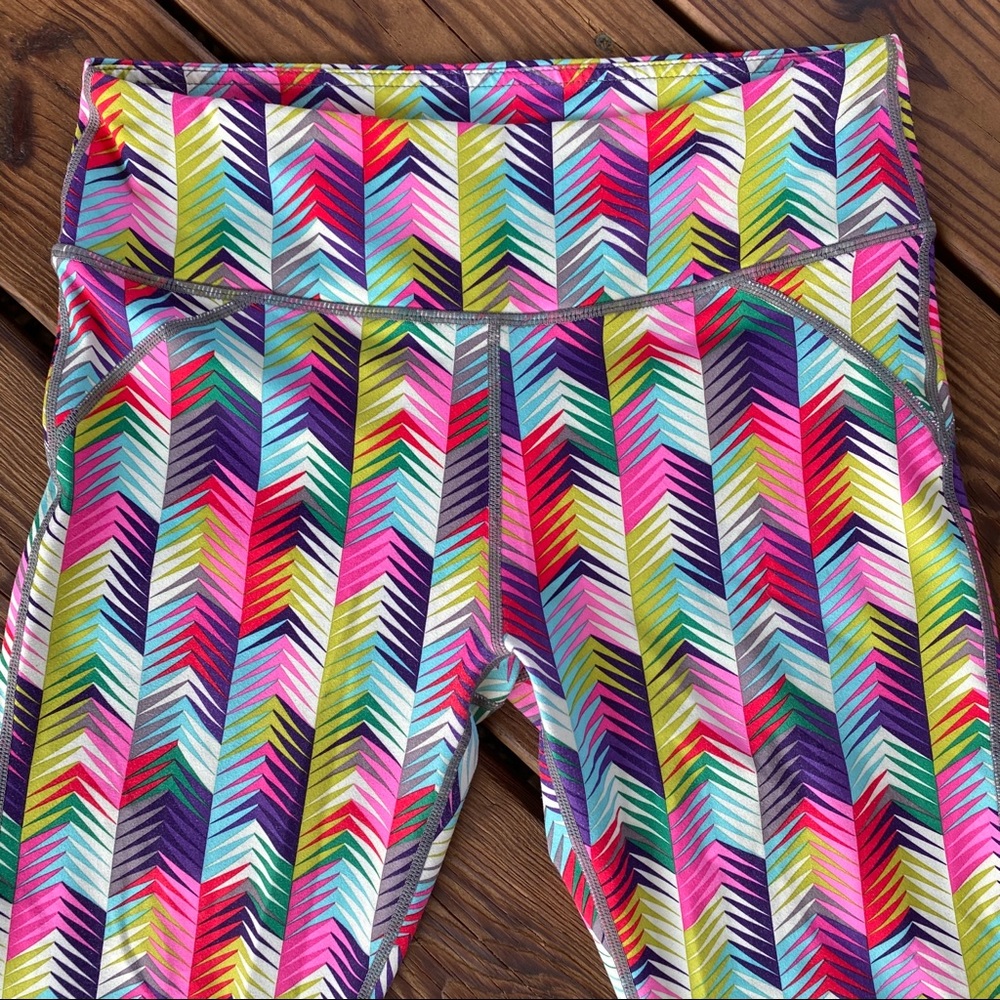 Fabletics Lima Capri Legging Chevron Geometric S - image 3